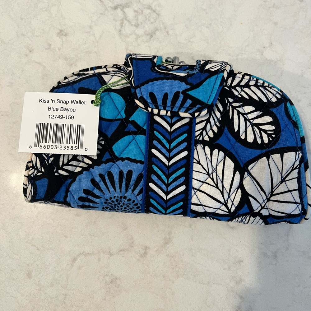 NWT, KISS N’ SNAP WALLET- VERA BRADLEY